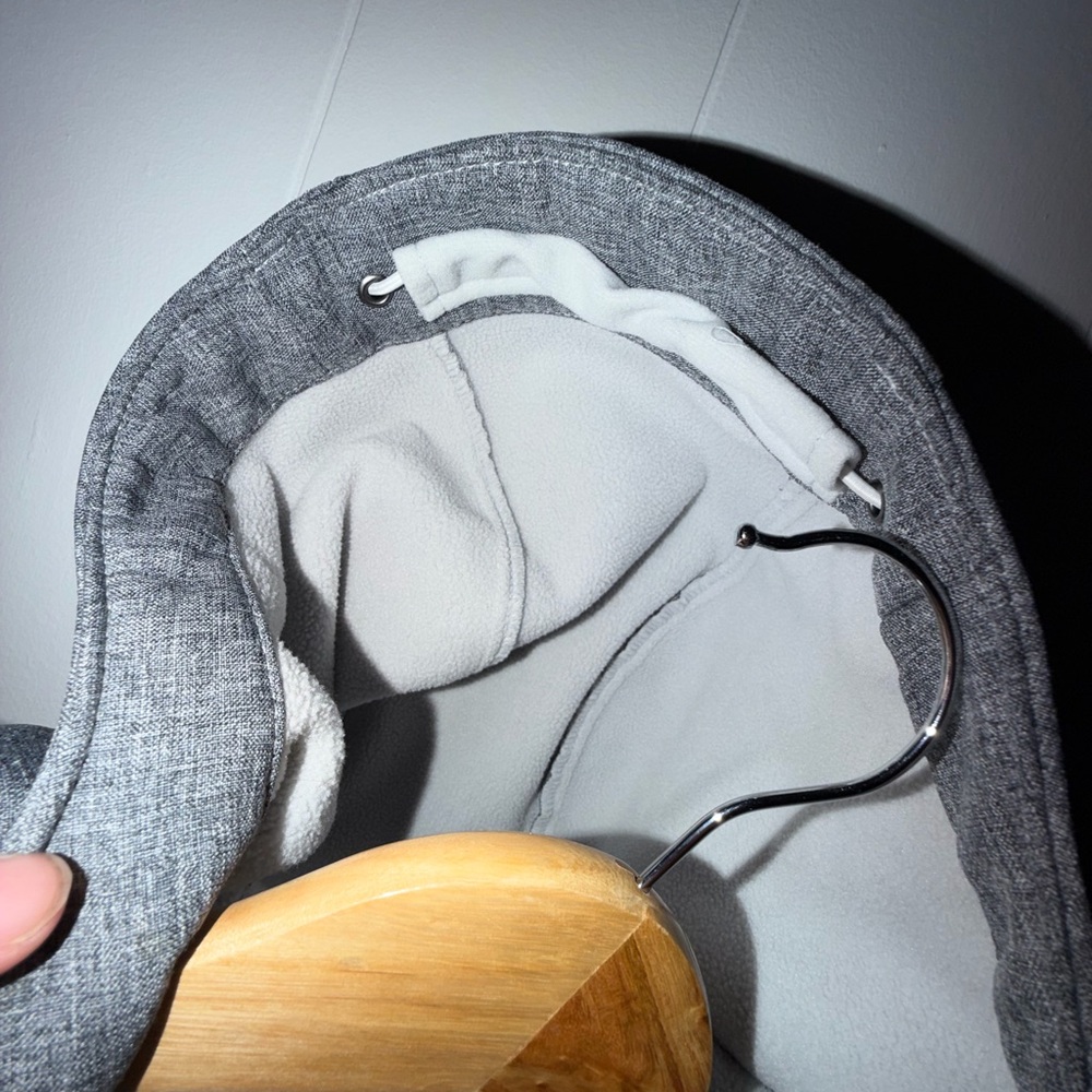 Kirkland Signature Light Gray Fleece Jacket - Picture 6 of 7